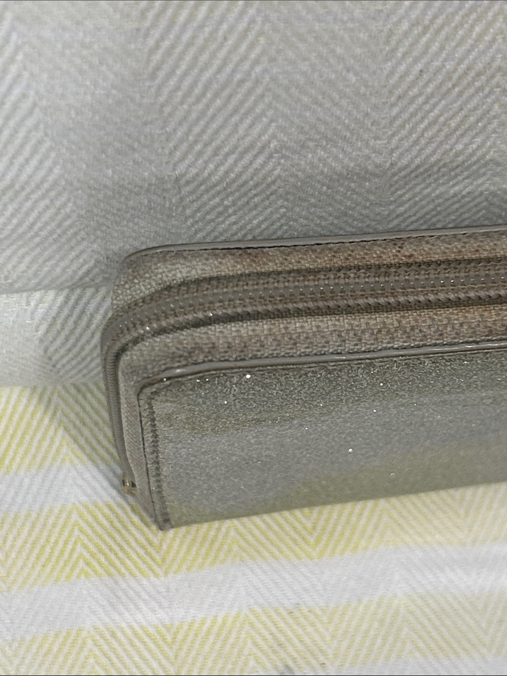 Kate Spade Sparkle Zip-Around Wallet - Silver Glitter Used Condition - Picture 4 of 10